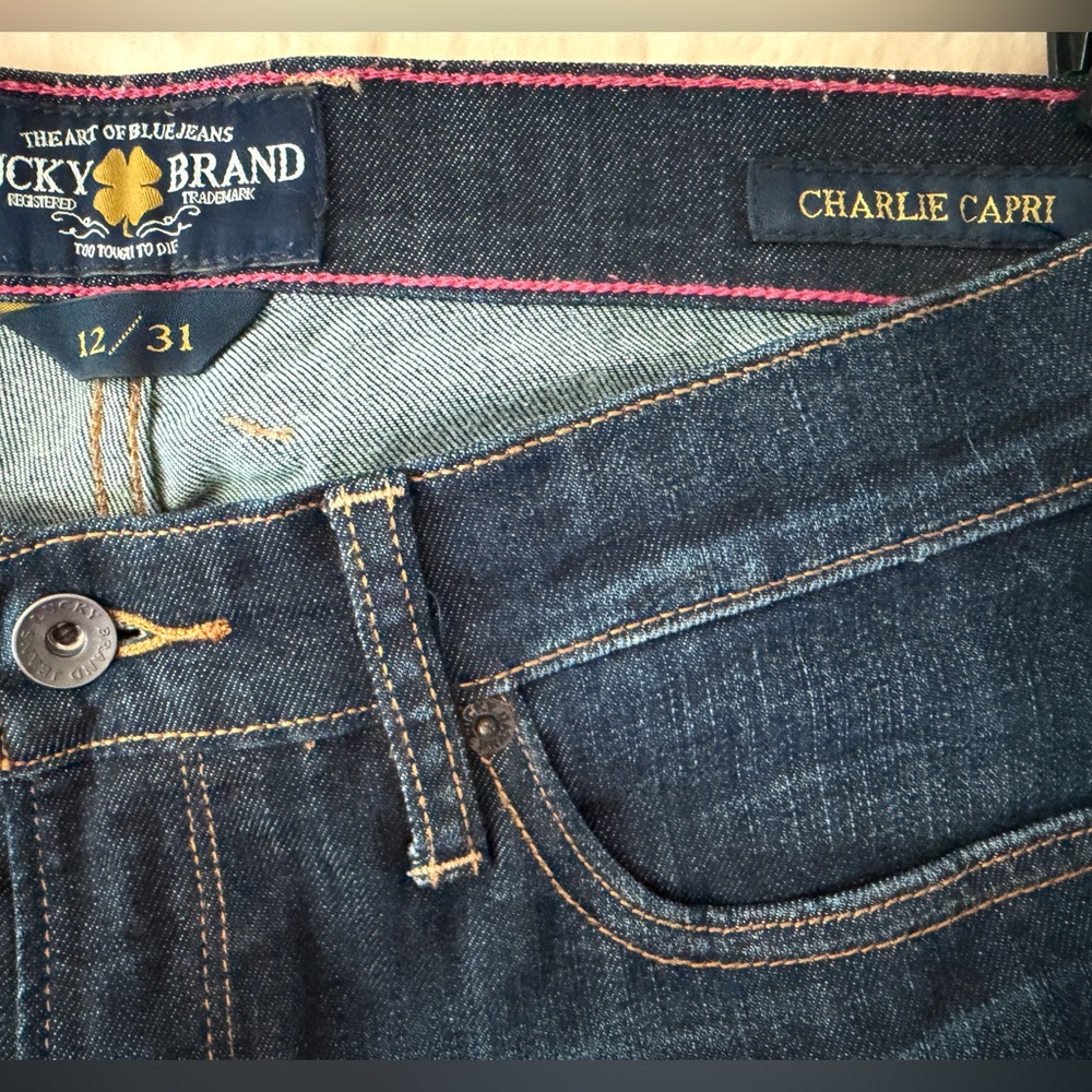 Lucky Brand 🍀 Charlie Capri size 12/31. Excellent condition!